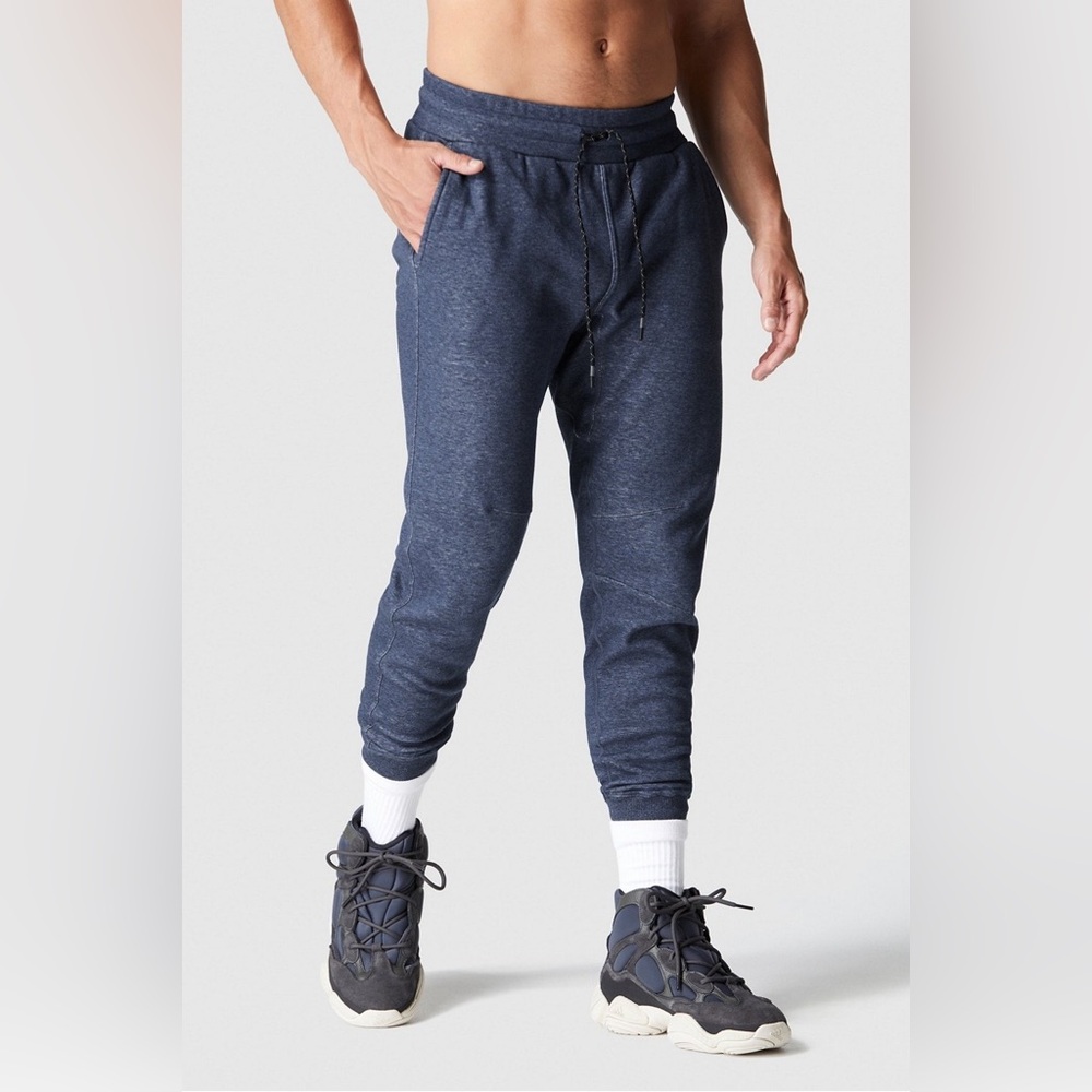 Fabletics Men’s Postgame Jogger Sweatpants Navy Heather Athletic Fleece M - Picture 2 of 11